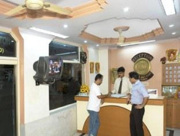 Hotel Shreeram Deluxe New Delhi Exterior photo