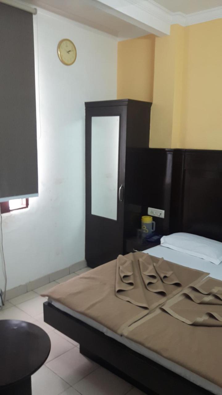 Hotel Shreeram Deluxe New Delhi Exterior photo